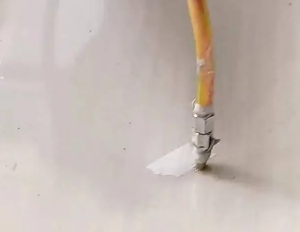 阜城瓷砖空鼓维修公司专业解答在瓷砖铺贴过程中，如果使用的砂料过粗（如全部使用了粗砂），可能会导致以下问题